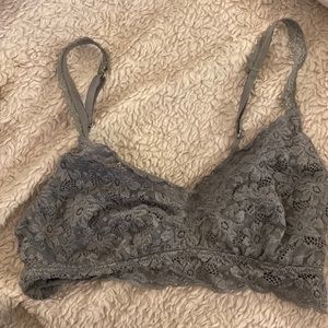 Grey Aerie Bandeu